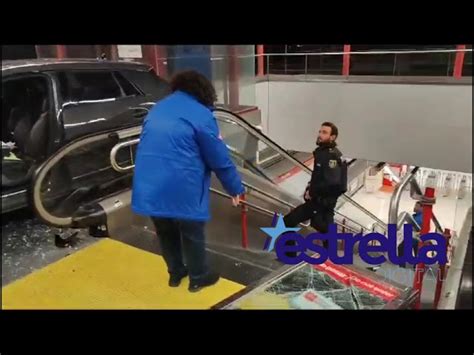 maria tudor coche|Un vehículo provoca daños tras estrellarse en la estación de .